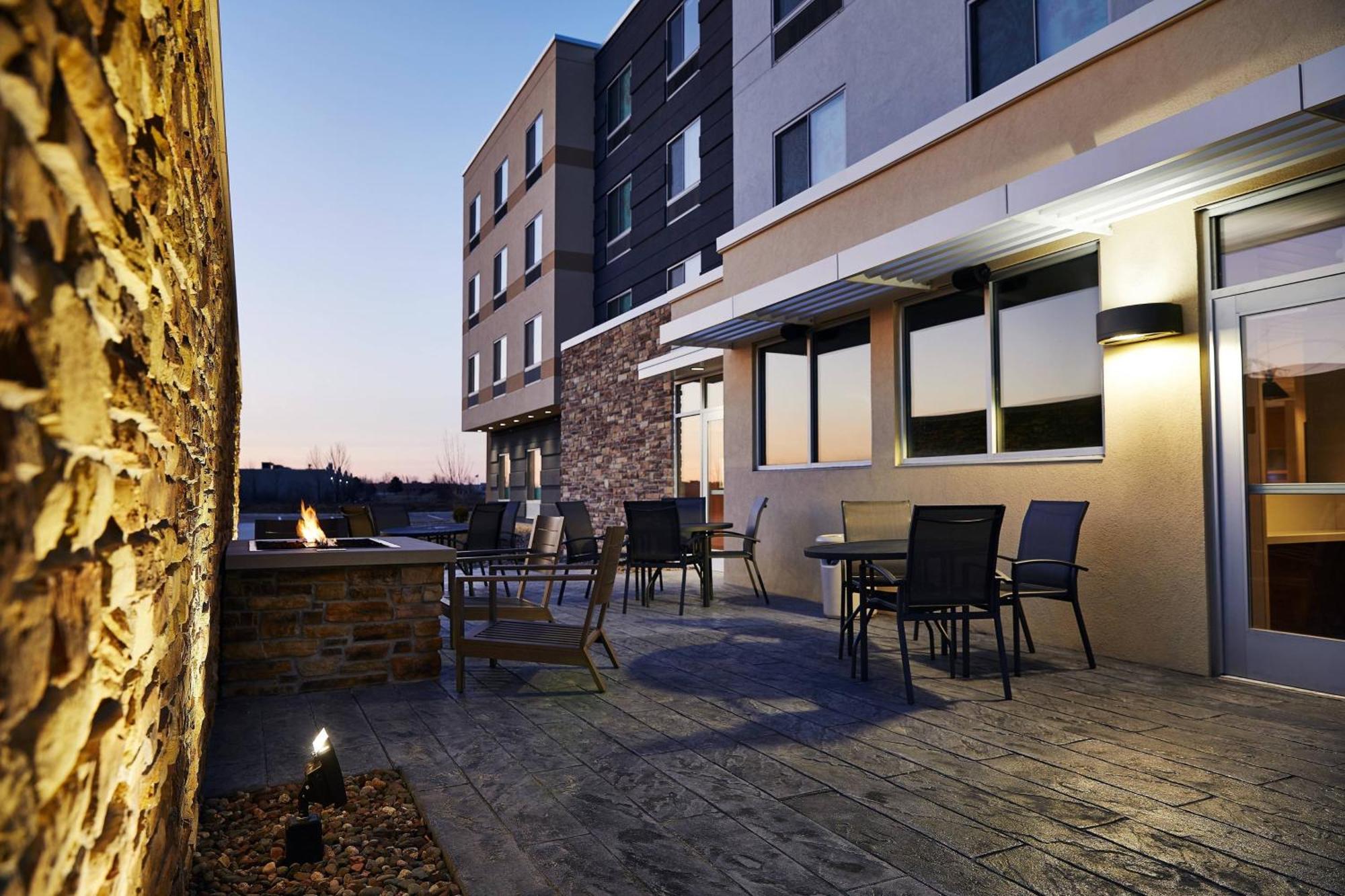 Fairfield Inn & Suites Шебойган Экстерьер фото